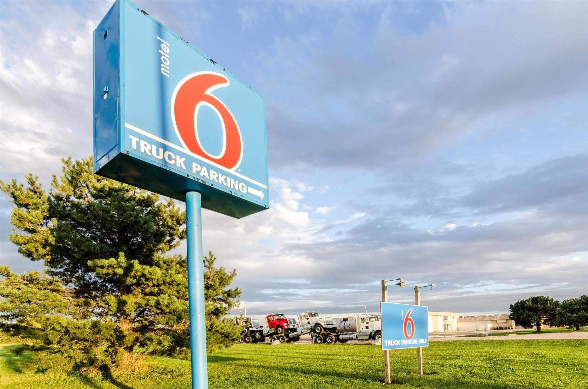 Motel 6-York, Ne Exteriér fotografie